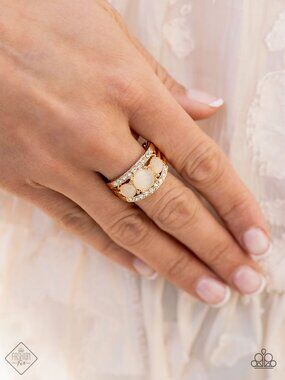 Paparazzi Ring (R232)